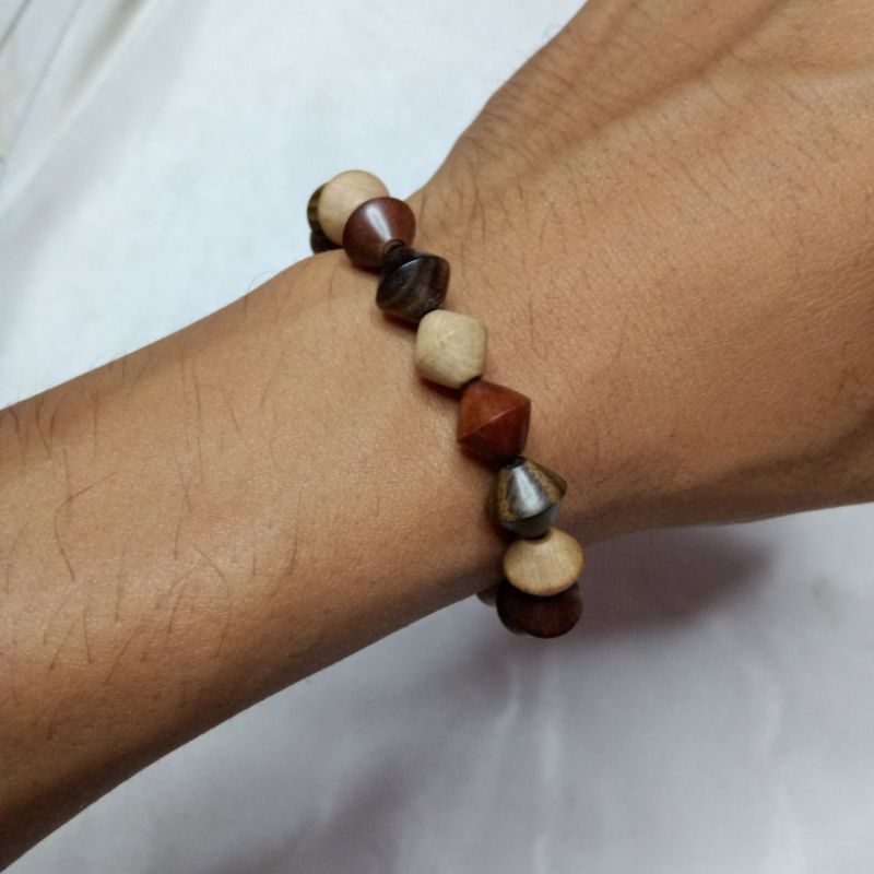 Gelang Kayu Langka Bertuah Nusantara KDS Kalimasada, Dewandaru, Setigi Size 10mm Motif Wajik