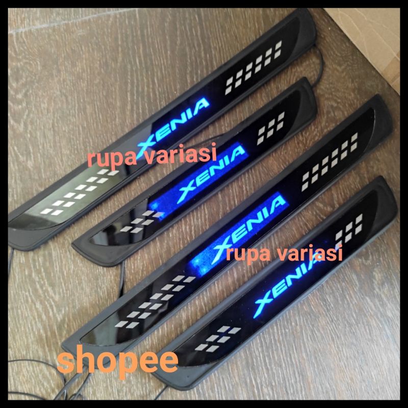 sill plate silplate pintu injakan samping mobil daihatsu xenia 2022 2023 2024 2025 lampu led biru