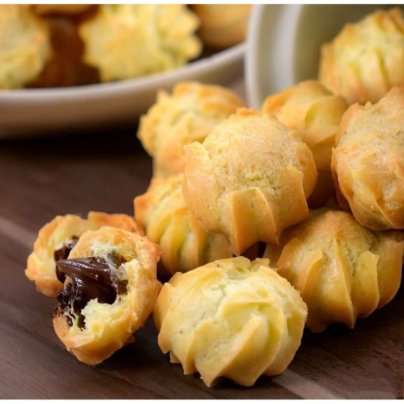 

SOES LUMER| SOES COKELAT | SOES VANILA | SOES KEJU | JAJANAN KEKINIAN|CEMILAN SANTAI