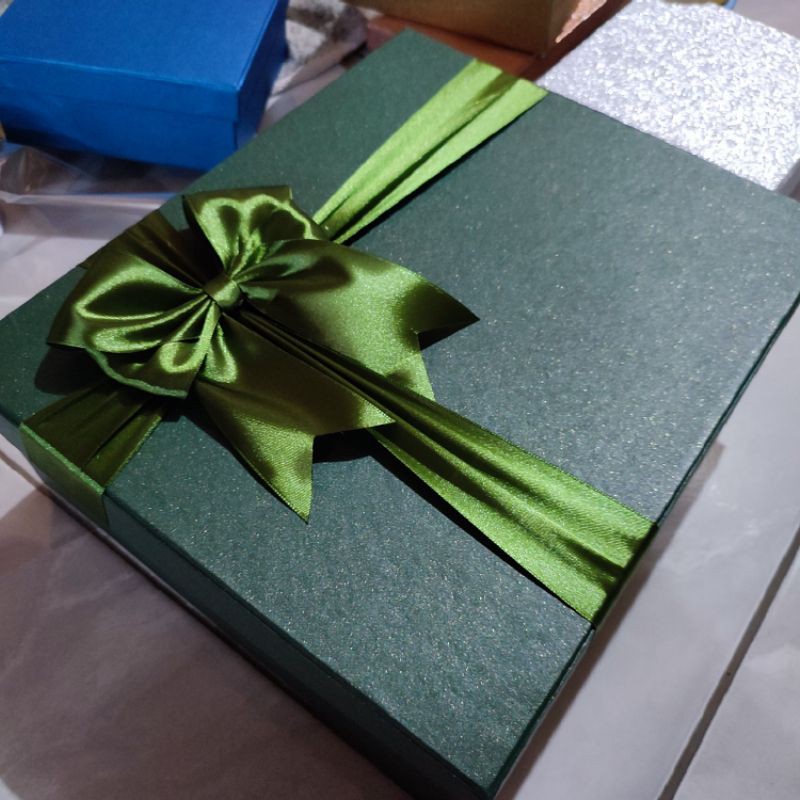 BOX KADO HAMPERS KOTAK PARCEL LEBARAN HIJAU TUA PITA ARMY 2
