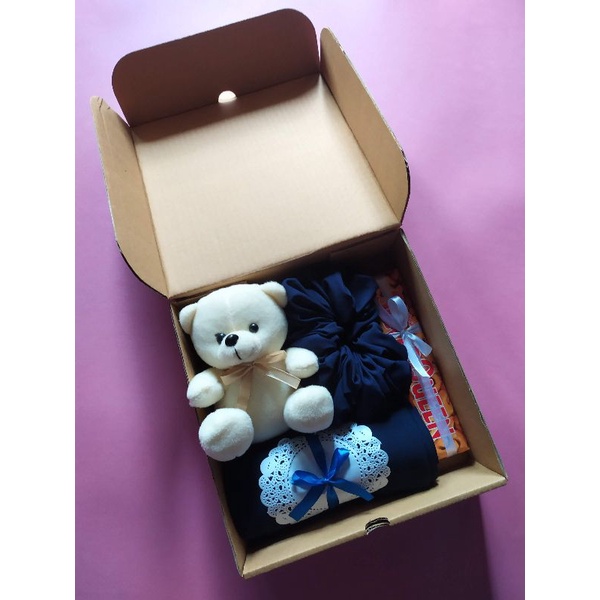 

Hampers Jilbab/ Gift Box Jilbab/ Gift Box Coklat