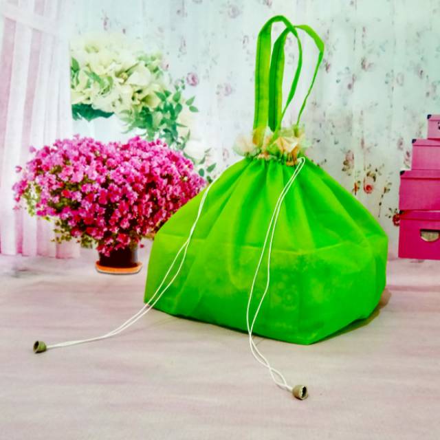 Taa khajatan,tasserut,tas kotak nasi serut,tas box nasi,kotak nasi,box nasi