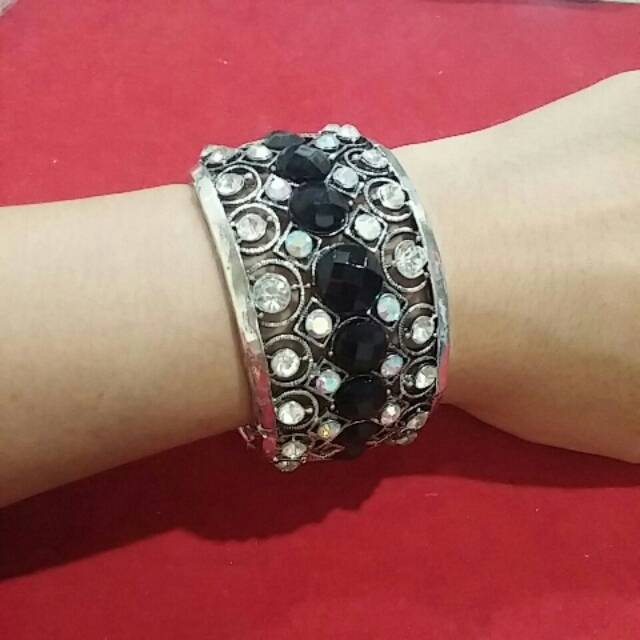 Gelang fashion batu permata hitam