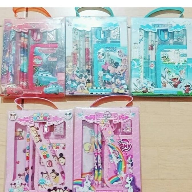 

Alat Tulis Sekolah / 1 Set Perlengkapan Hello Kitty / Karakter Hk
