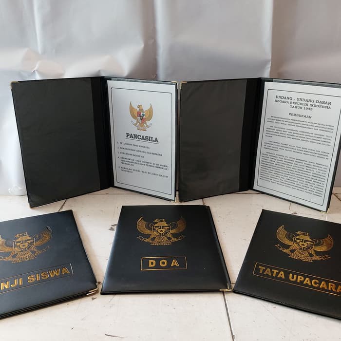 

Perlengkapan map Upacara tanpa Slempang isi 5pc