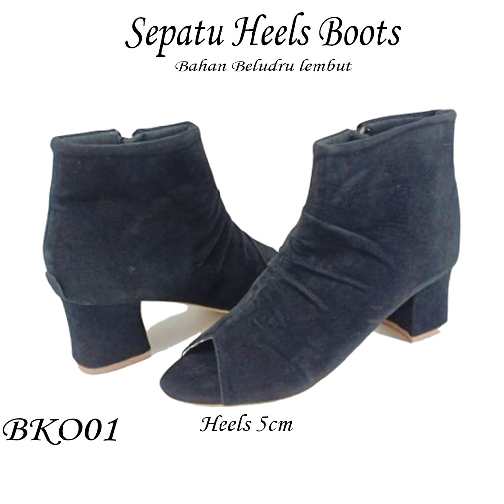 Emye BKO - Sepatu Heels Boots 5cm Wanita Bahan Suede Lembut Depan Terbuka Elegan 3 Varian Warna