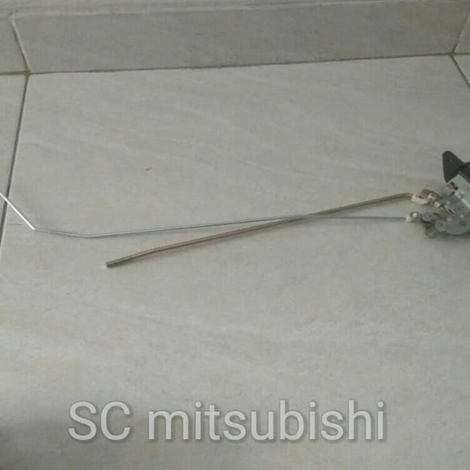 Doorlock pintu bagasi Mitsubishi Kuda (Pintu Keatas) Original