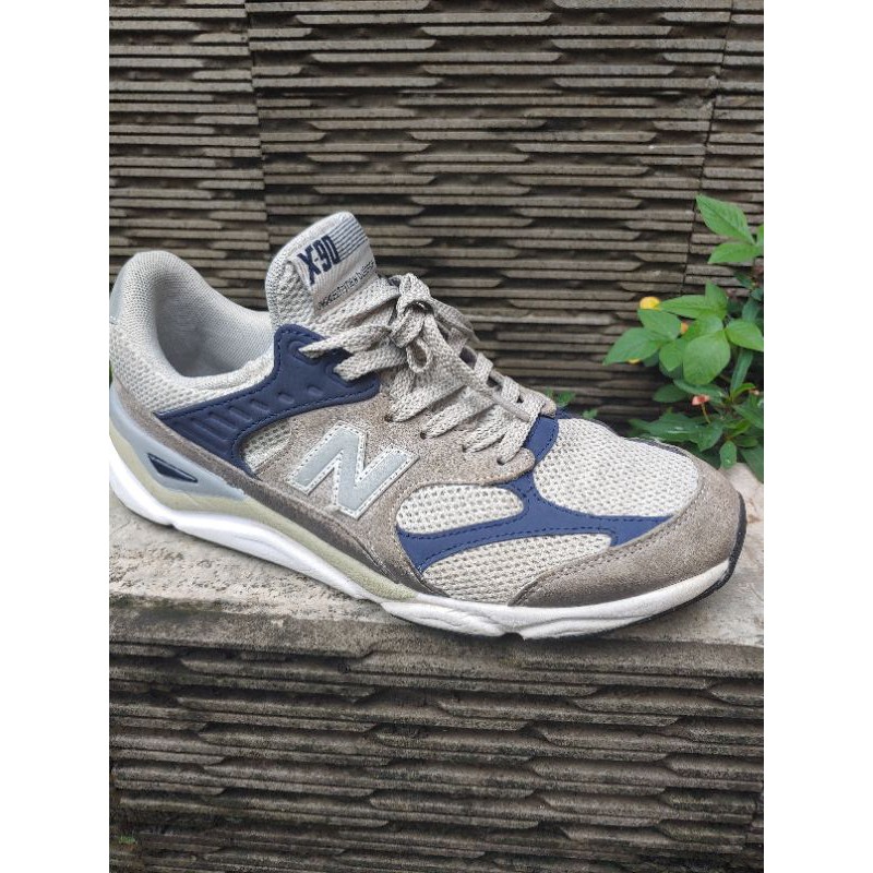 New Balance x 90