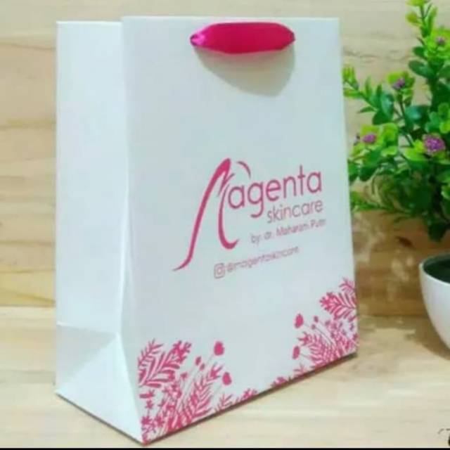 

Paperbag cantik size 18x7x23 sablon 1 sisi