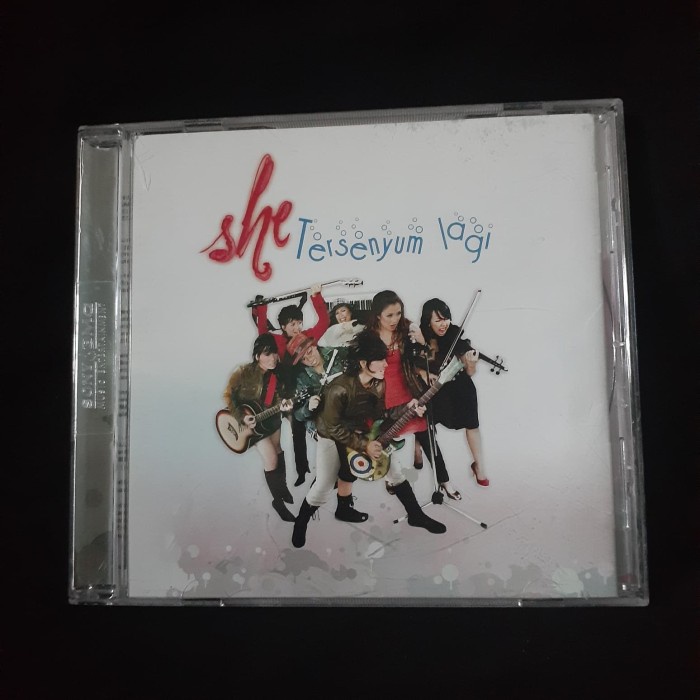 CD ORIGINAL She Tersenyum Lagi