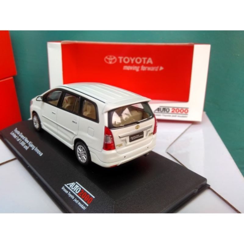Diecast Toyota Kijang Innova Auto 2000