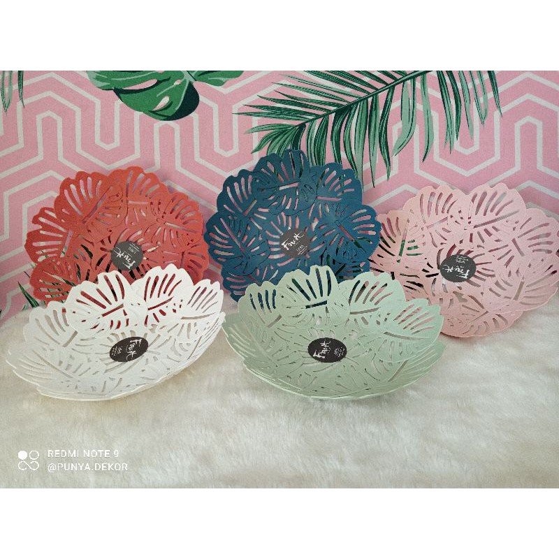 Piring buah motif Daun Monstera Pink unik