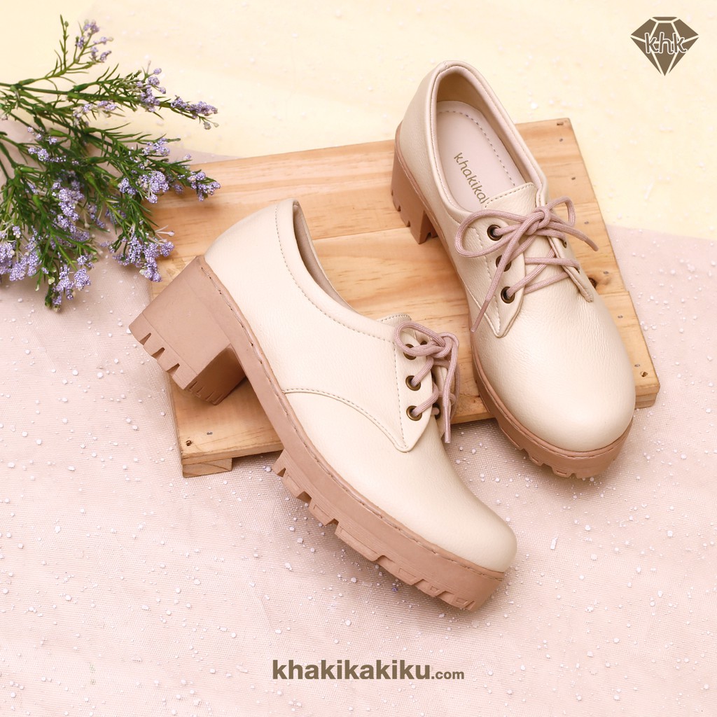 Khakikakiku Myra Broken White Texture Oxford