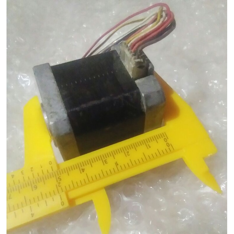 motor stepper sedang nema17 asli original mantap sesuai gambar