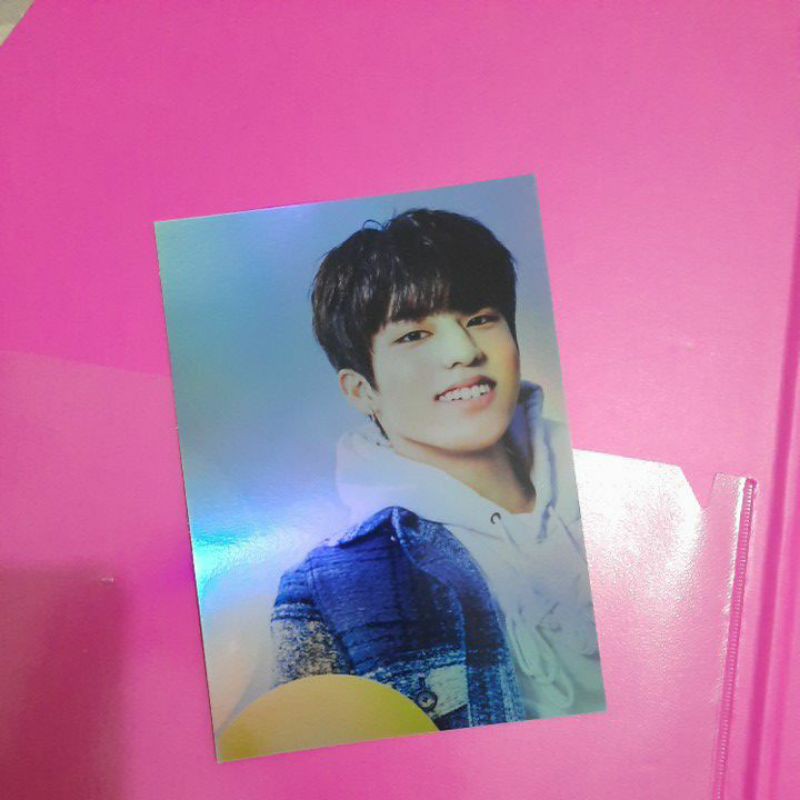 

TREASURE Park Jeongwoo Postcard Hologram