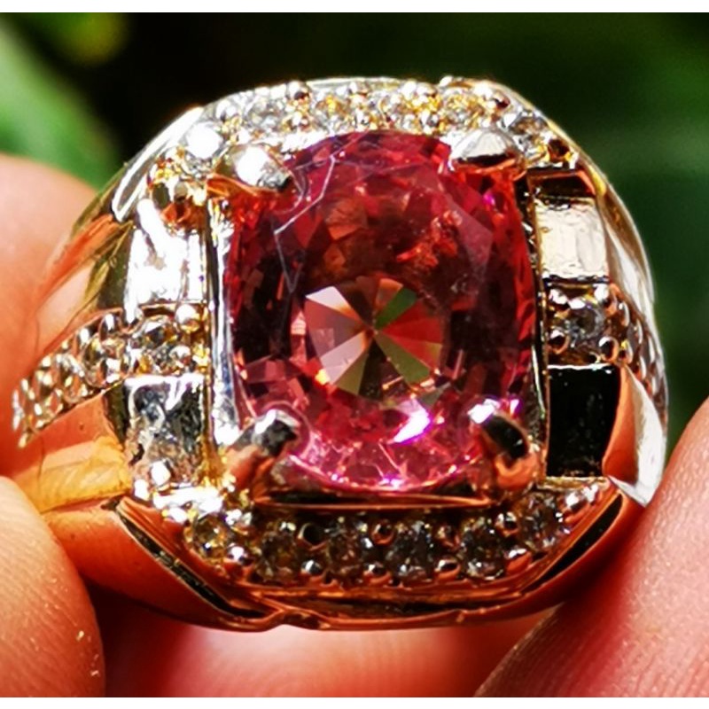 Batu permata zultanite change color