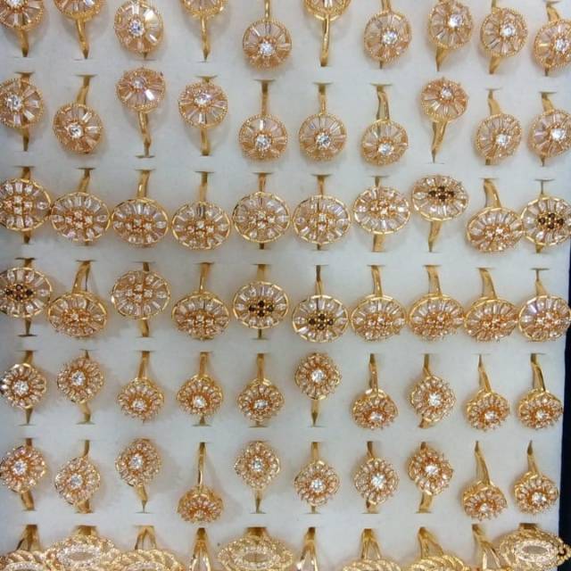 Cin Cin Xuping Lapis Emas 24k Cin2 Berlian Mewah (RANDOM) .