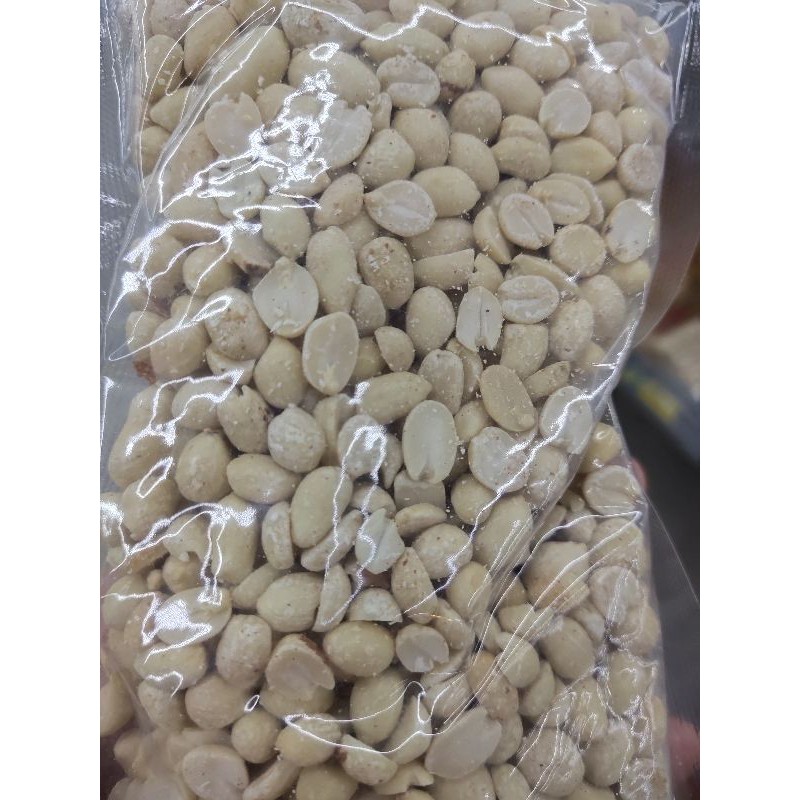 

Kacang tanah kupas