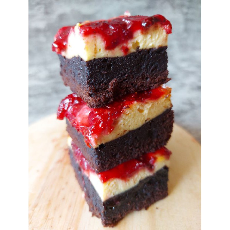 

BrowniesStrawberryCheeseCake