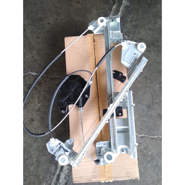 ML259685-Regulator kaca pintu depan kiri Canter original Mitsubishi 110,125PS