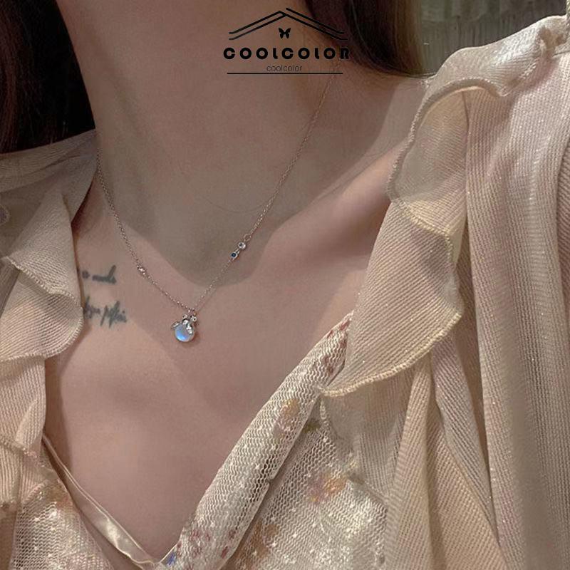 COD❤️Moonstone Firefly Kalung Wanita Senior Rantai Klavikula Siswa Hadiah Ulang Tahun Desain Niche- cl