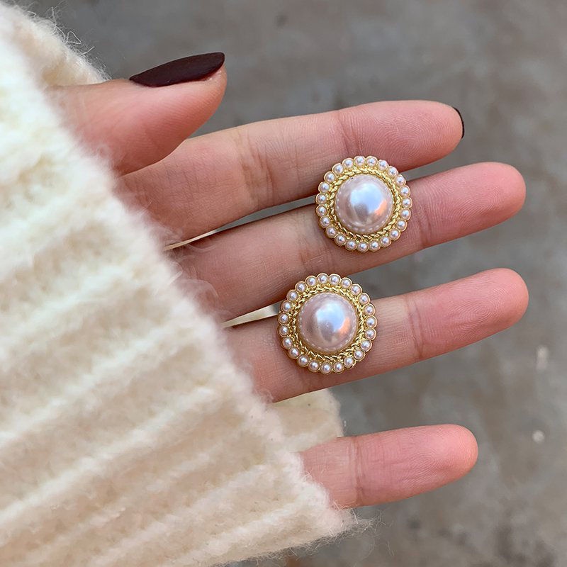 Anting Sterling Silver Bentuk Lingkaran Aksen Mutiara Gaya Retro Untuk Wanita