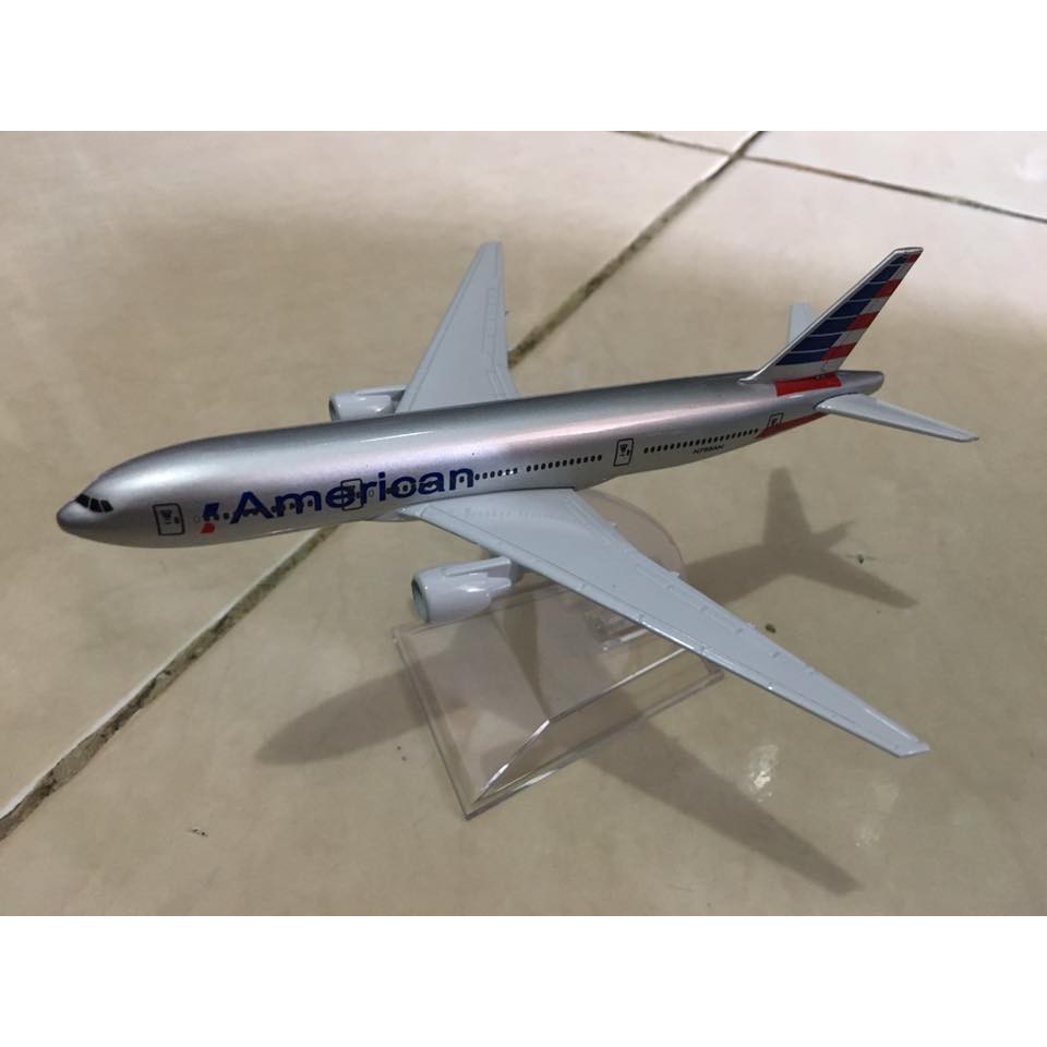 Pesawat diecast miniatur American Airlines Boeing B777-300ER