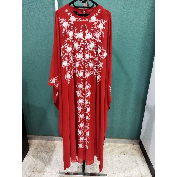 [KE 380] KAFTAN POLOS WARNA MERAH MOTIF BORDIR BUNGA KAMILAA BY ITANG YUNASZ
