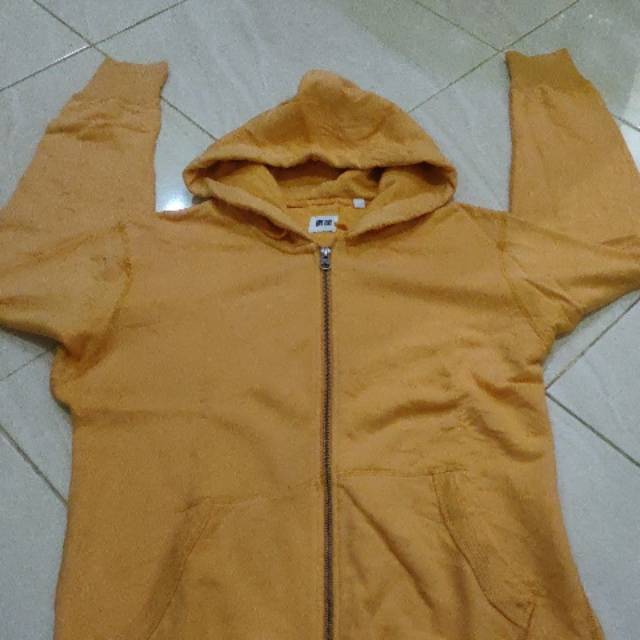 Jaket hoodie zipper brand uniqlo barang PL