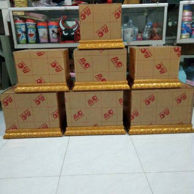 

Hantaran akrilik isi 7 (order khusus via JNE TRUCK)