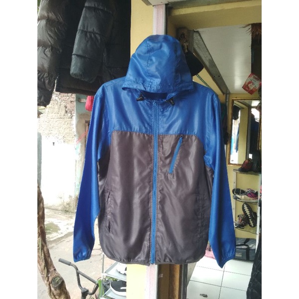 Jaket parasut uniqlo gu