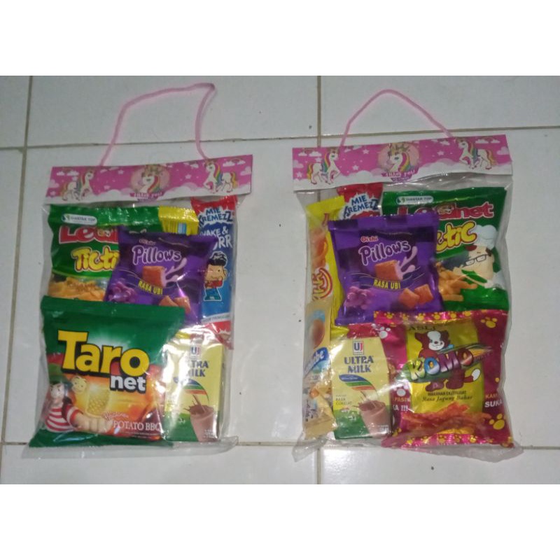 

bingkisan snack/souvenir