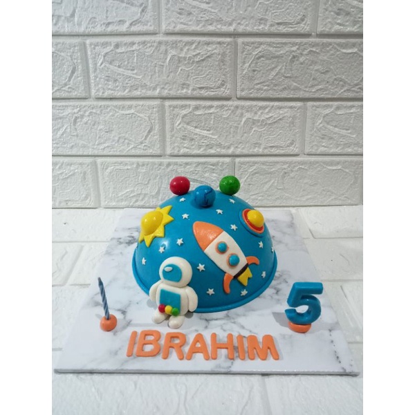 PINATA CAKE KARAKTER