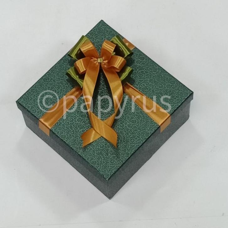 

✱ PAPYRUS 20x20 Tinggi 5cm Kotak Kado Gift Box Hadiah KOTA KADO ➼