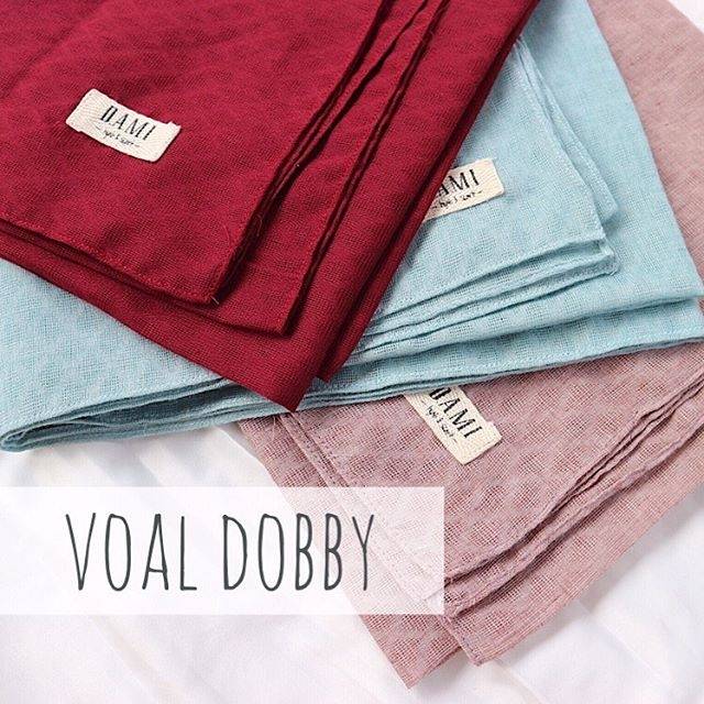 HIJAB SEGIEMPAT VOAL DOBBY