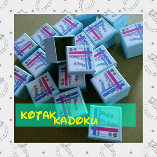 

Kotak Kado Mini ukuran 5x5x5cm plus desain Logo