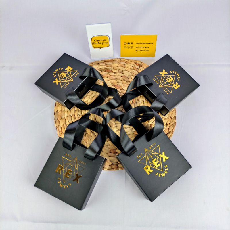 

[ SIZE 25x25x5 CM ] CUSTOM KEMASAN / PACKAGING PREMIUM UNTUK BAJU, KERUDUNG, KAIN, PARFUM, MAKANAN DLL