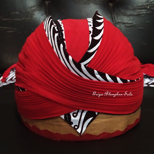 Blangkon Jogja Motif Samurrai LIpat Warna Merah