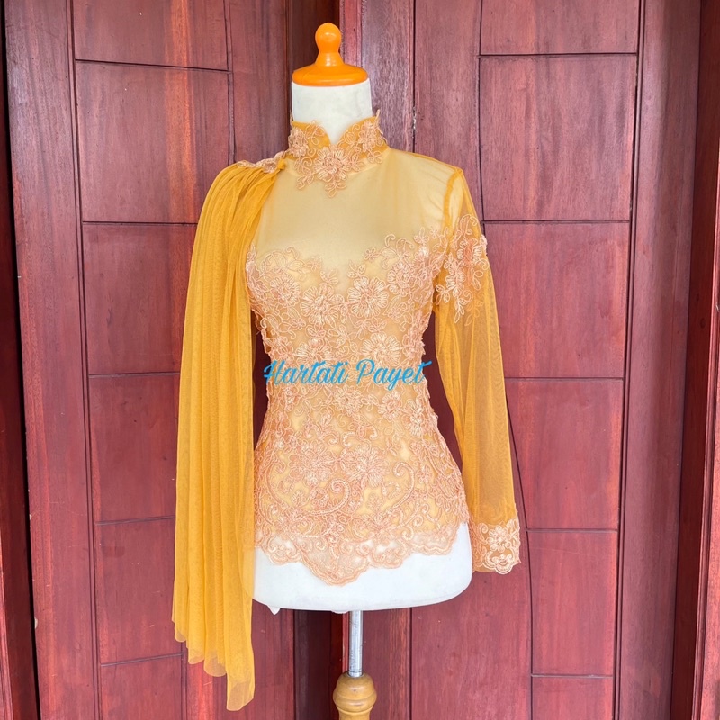 (READY) Kebaya Wisuda/Kebaya Pagar Ayu/ Kebaya Lamaran/Kebaya Undangan