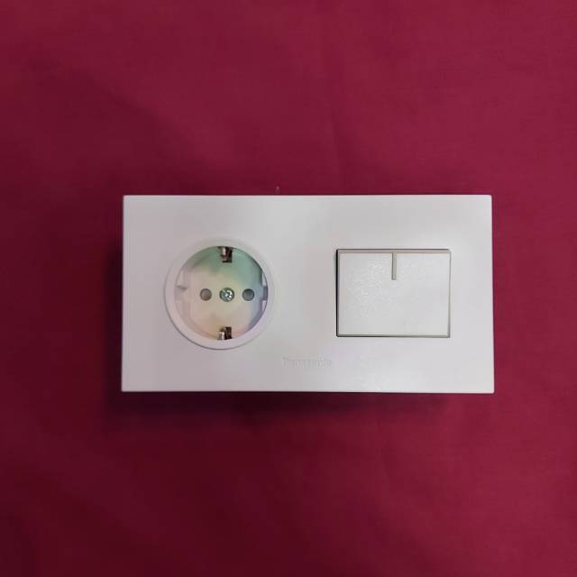 Stop Kontak + Saklar Engkel White Style Series Panasonic