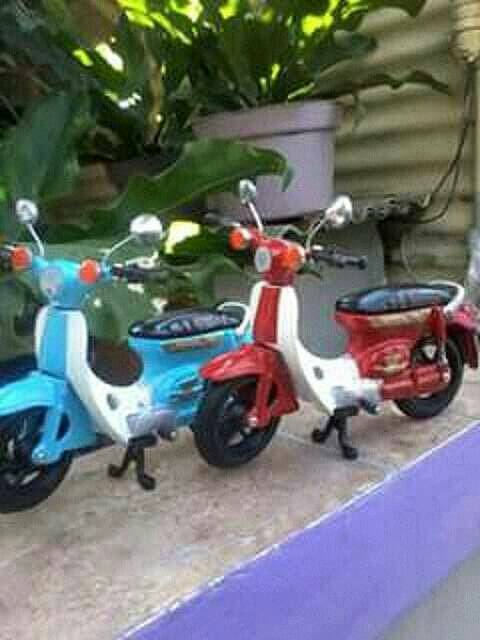 Miniatur Logam Honda C70 antik