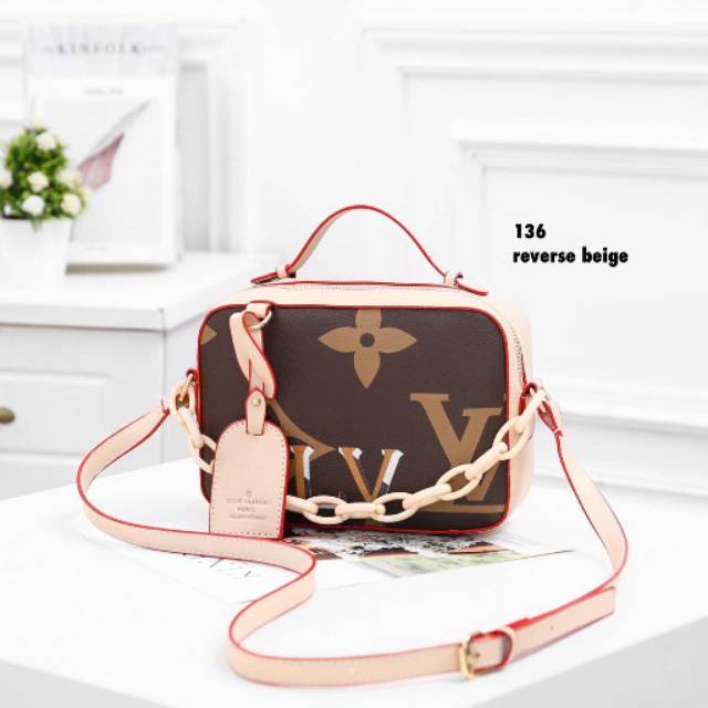 Tas Louis Vuitton #136