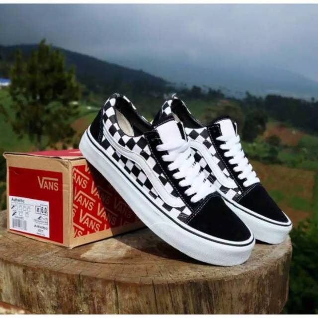 SEPATU VANS MODEL CATUR