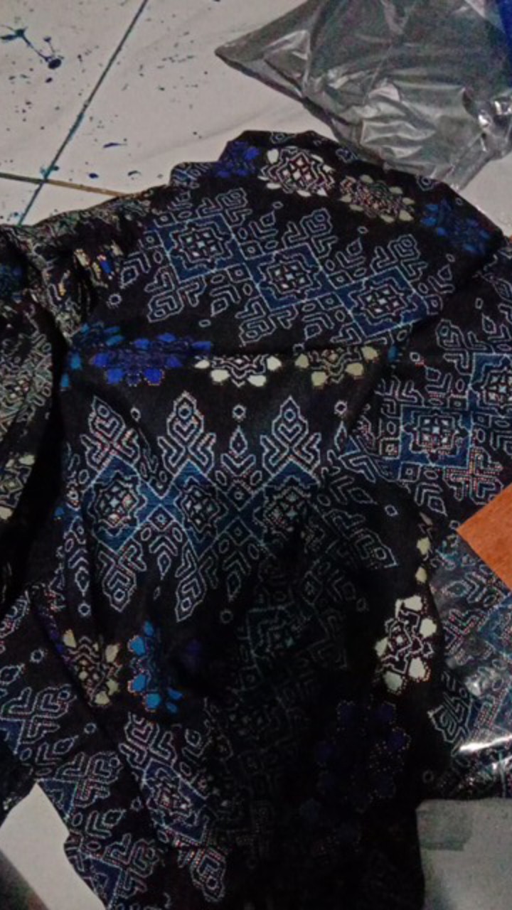 Lembayung.id / Kemeja Batik Lengan Panjang Toraja Navy