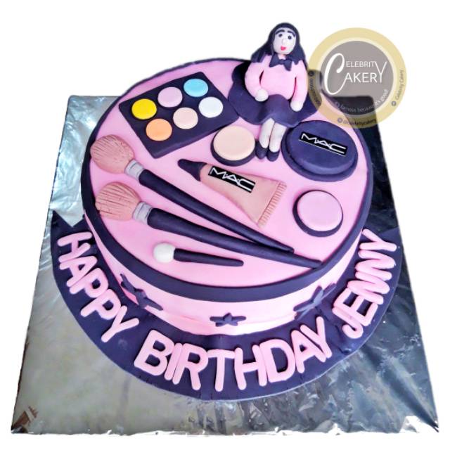 

Make Up Full Fondant Cake