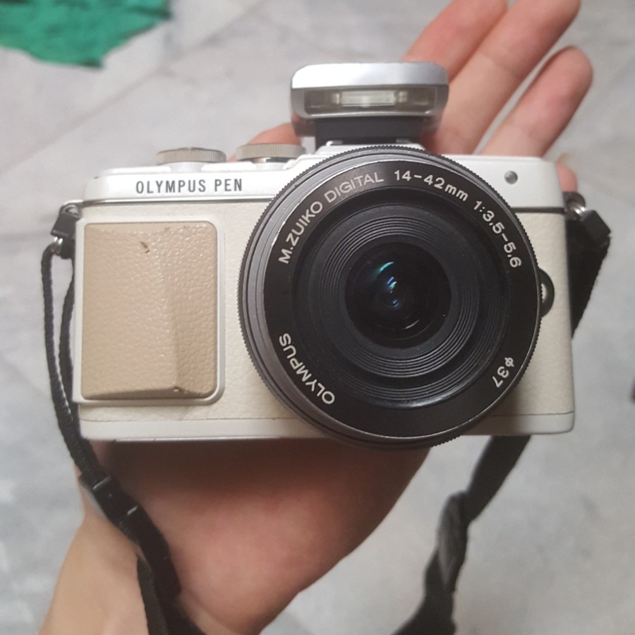 Kamera Mirrorless Olympus Pen Lite EPL7 E-PL7 Kit 14-42 mm Second M43