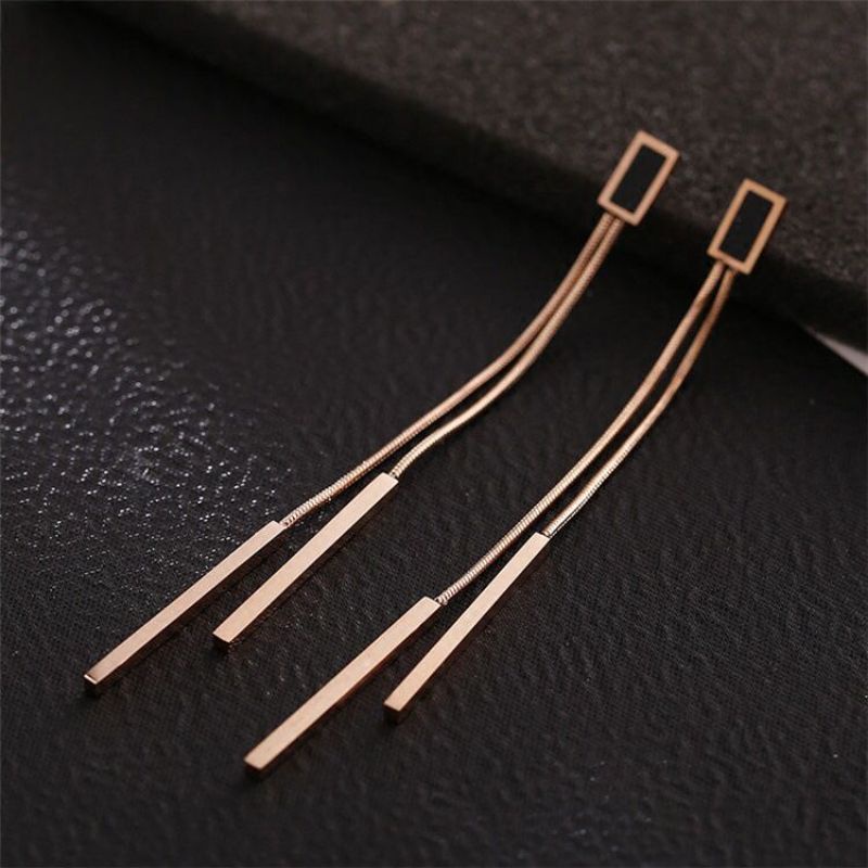 Anting Titanium Panjang Black Square Anti Luntur Model Wanita Korea