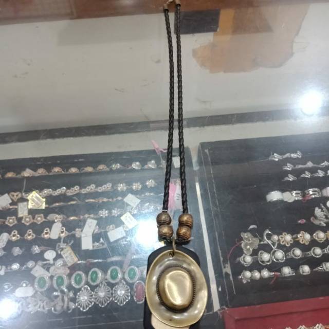 Kalung Liontin Kulit Black Bakaran Asli