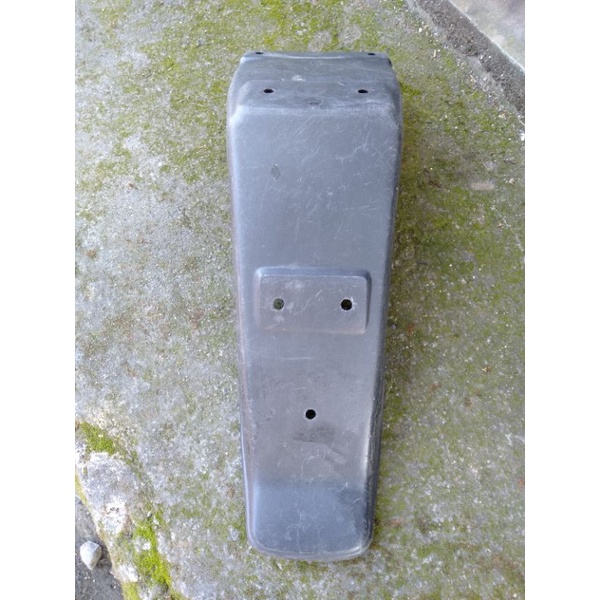 spakbor belakang suzuki crystal.