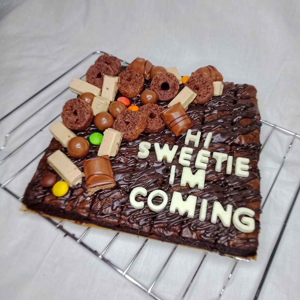 

Custom Premium Fudgy Brownies by SWEETPORIUM.ID